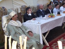 Лодка, палатка, набор для пикника, стул-рюкзак...